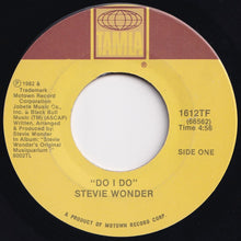 画像をギャラリービューアに読み込む, Stevie Wonder - Do I Do / Rocket Love (7 inch Record / Used)
