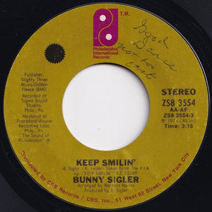 Bunny Sigler - Keep Smilin' / Somebody Free (7 inch Record / Used)