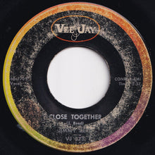 画像をギャラリービューアに読み込む, Jimmy Reed - Close Together / Laughing At The Blues (7 inch Record / Used)
