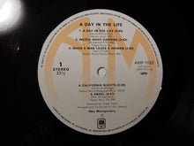 Laden Sie das Bild in den Galerie-Viewer, Wes Montgomery - A Day In The Life (Gatefold LP-Vinyl Record/Used)
