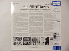 Laden Sie das Bild in den Galerie-Viewer, Three Sounds - Here We Come (LP-Vinyl Record/Used)

