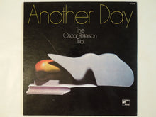 画像をギャラリービューアに読み込む, Oscar Peterson - Another Day (Gatefold LP-Vinyl Record/Used)
