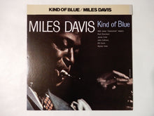 Laden Sie das Bild in den Galerie-Viewer, Miles Davis Kind Of Blue CBS/Sony 25AP 755
