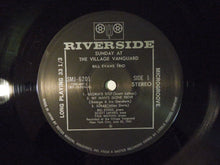 Laden Sie das Bild in den Galerie-Viewer, Bill Evans Trio Sunday At The Village Vanguard Riverside Records SMJ-6201

